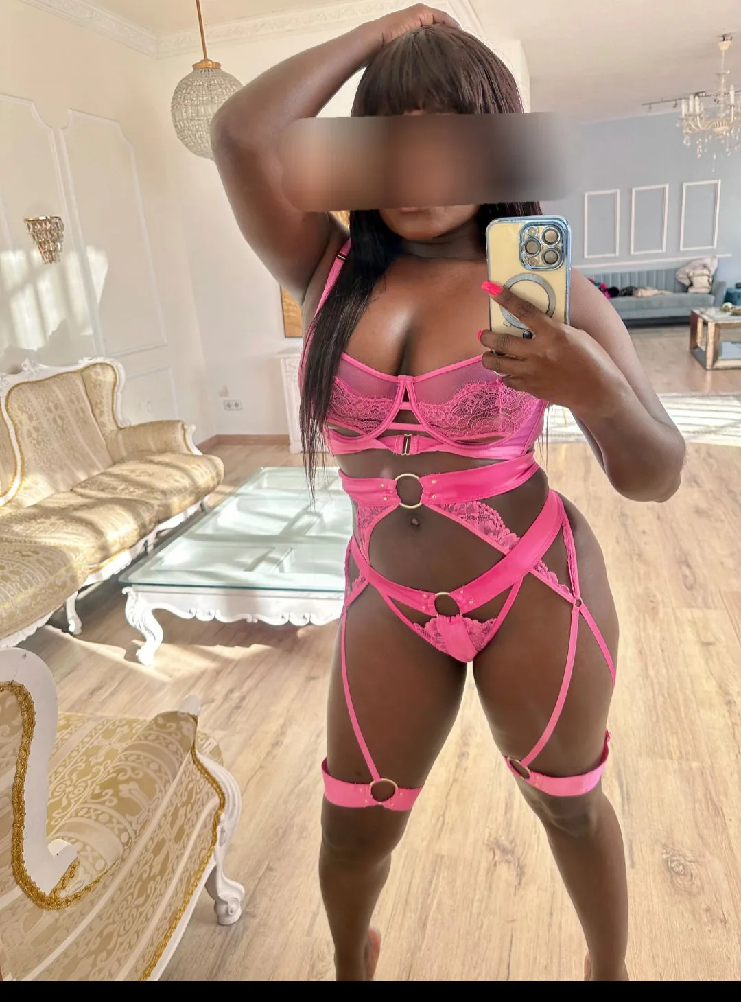 Nia escort Bristol