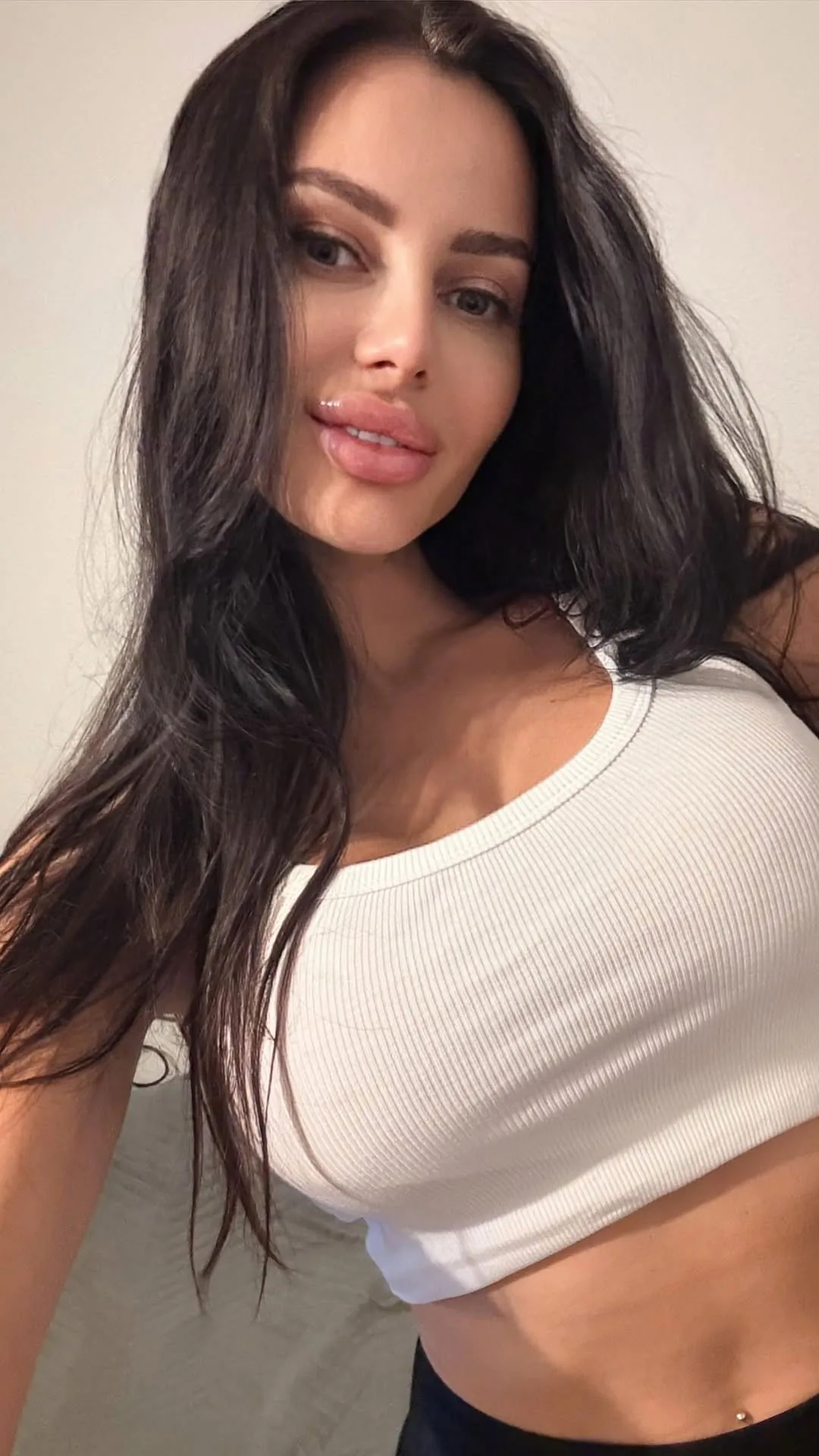 Eleonora escort Bristol